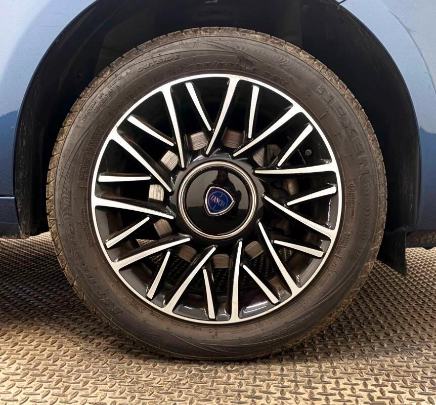 Lancia Ypsilon III 1.0 firefly hybrid Gold s&s 70cv 5p.ti