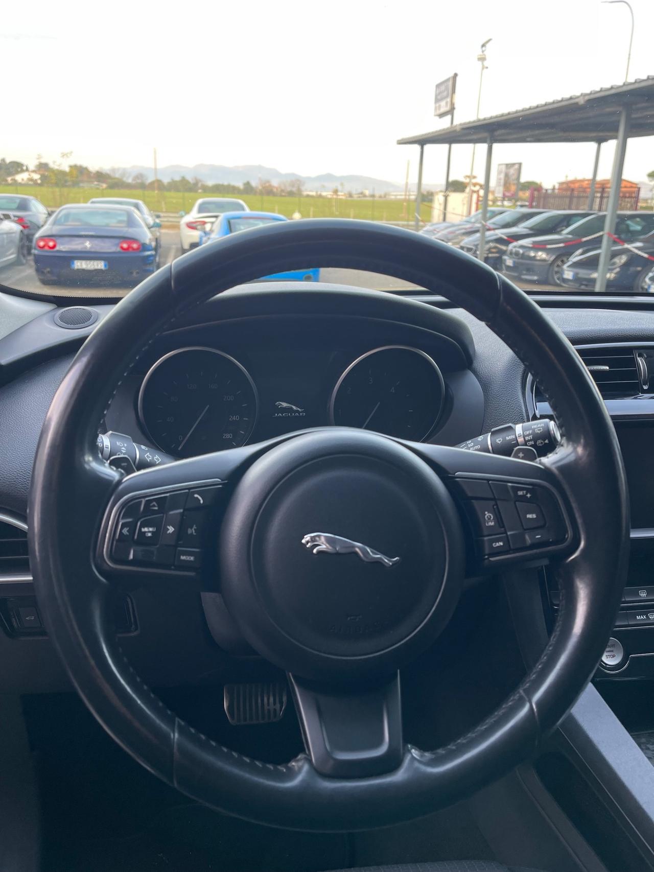Jaguar F-Pace 2.0 D 180 CV AWD Aut. PERMUTE RATE