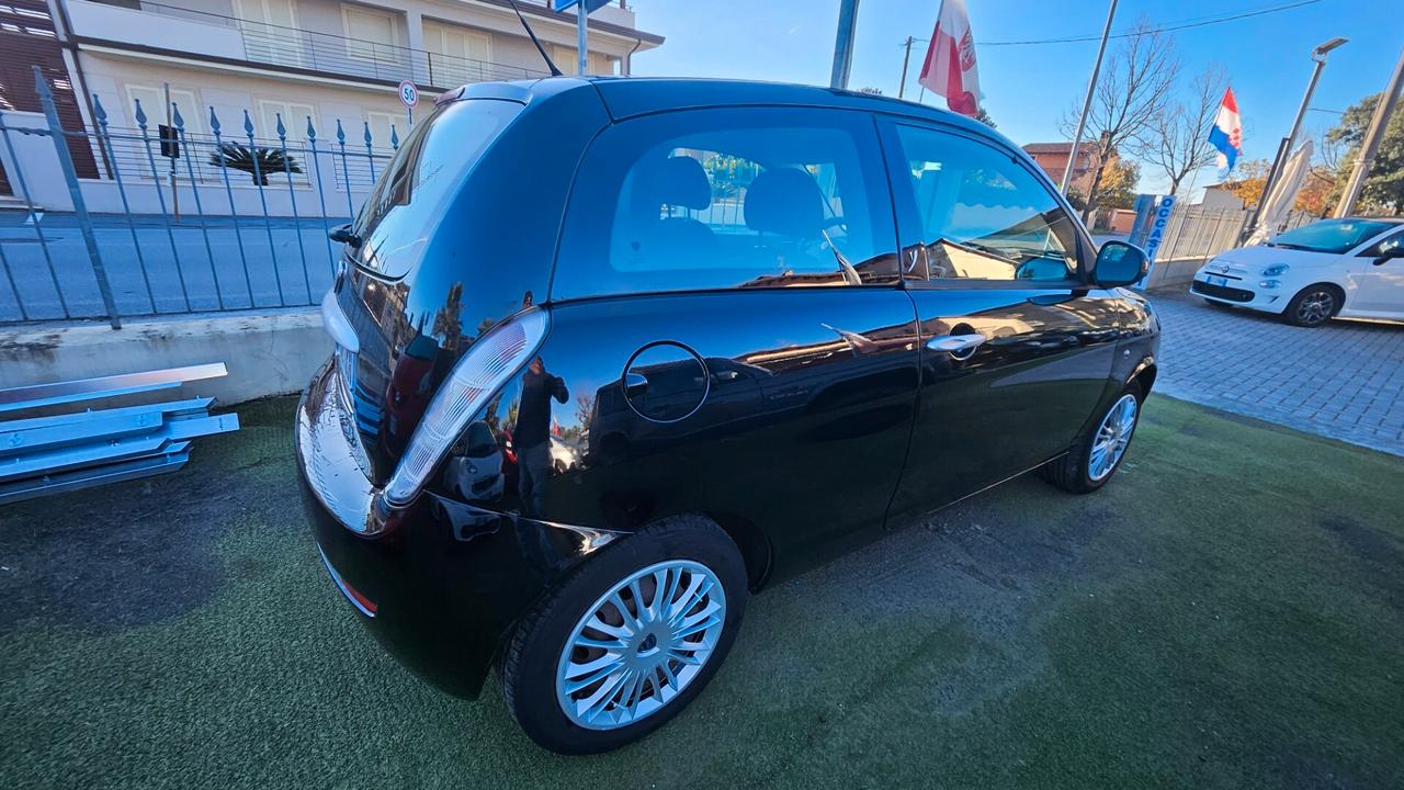 Lancia Ypsilon 1.2 Oro METANO