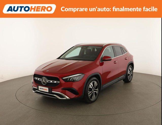 MERCEDES-BENZ GLA 180 Automatic Progressive Advanced