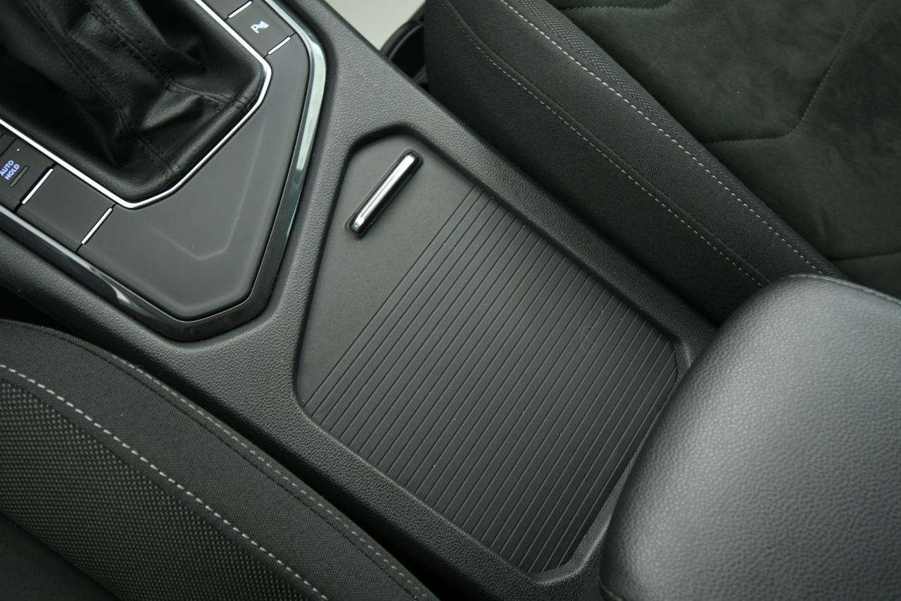 VOLKSWAGEN Tiguan 2.0 tdi Elegance 150cv dsg CAMERA+ACC+APP CONNECT
