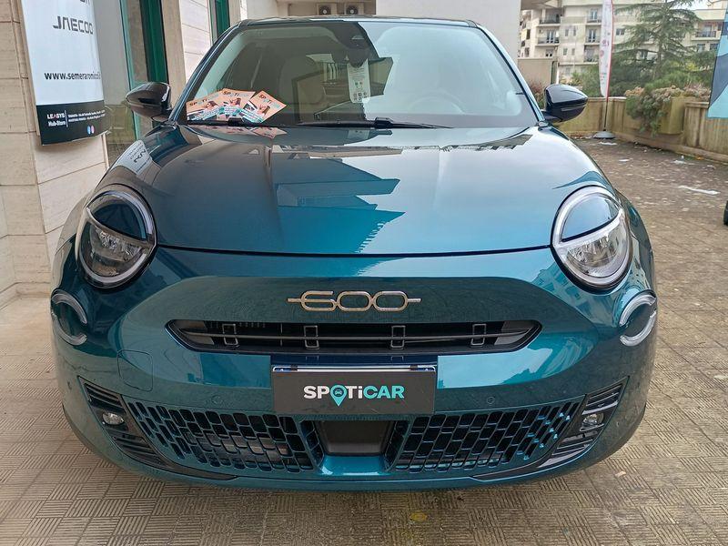 FIAT 600 1.2 hybrid La Prima 110cv auto