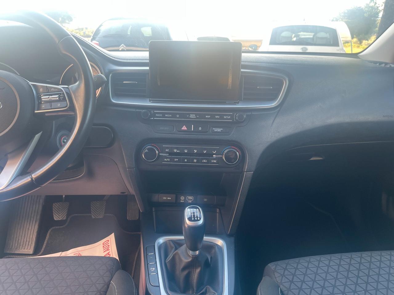 Kia Ceed 1.4 MPi GPL SW Business Class NEO PATENTATI