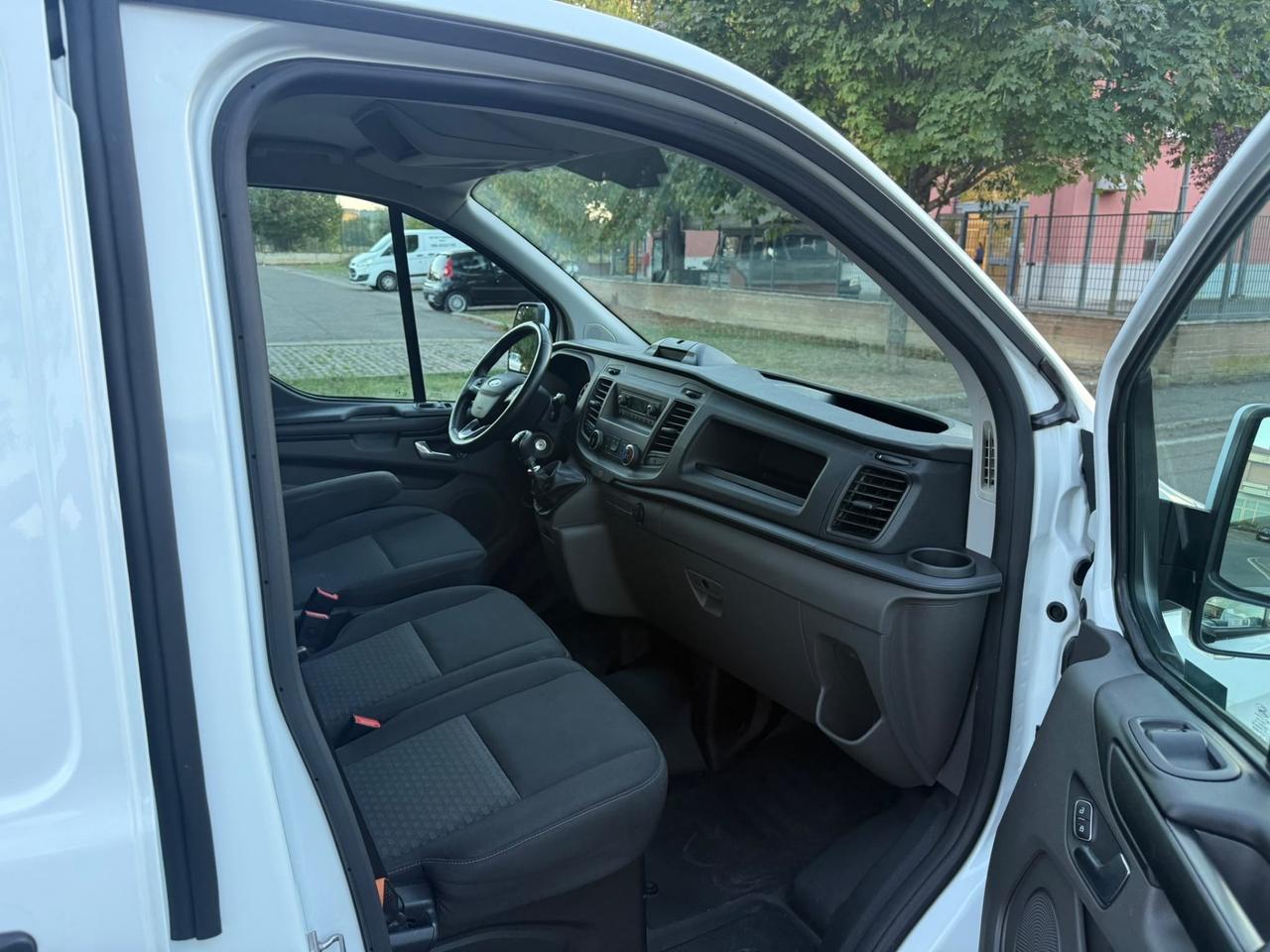 Ford transit custom passo lungo