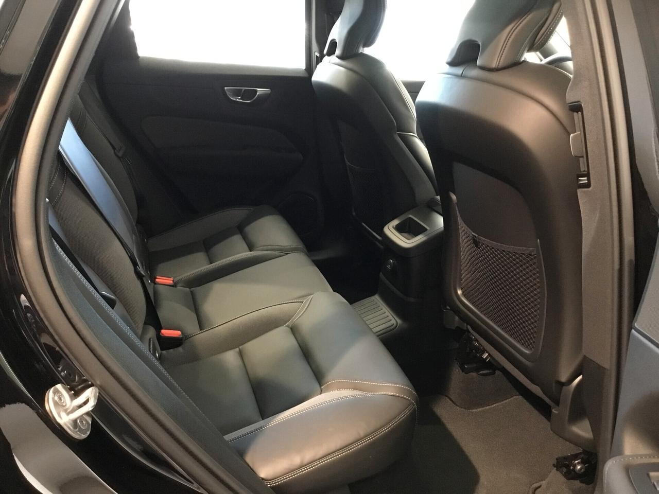 Volvo XC60 T6 Plug-in hybrid PHEV AWD Ultra Black Edition