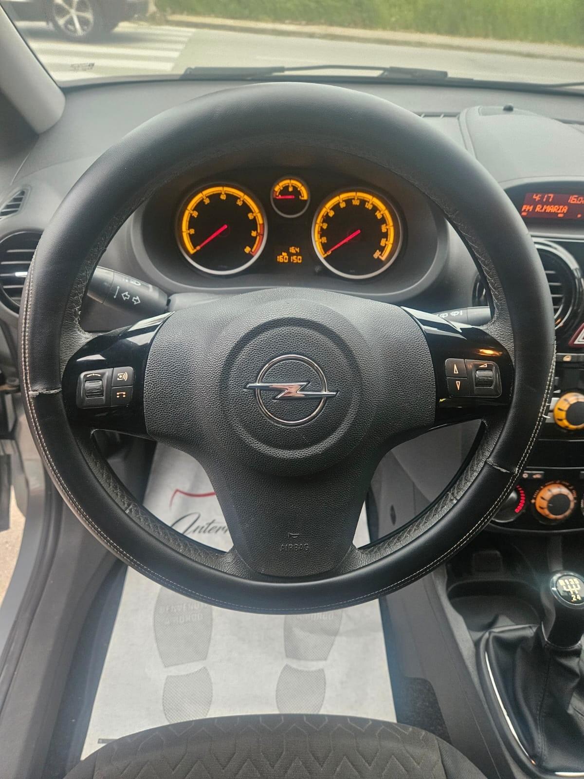 Opel Corsa 5P COSMO 1.2 BENZ. GPL