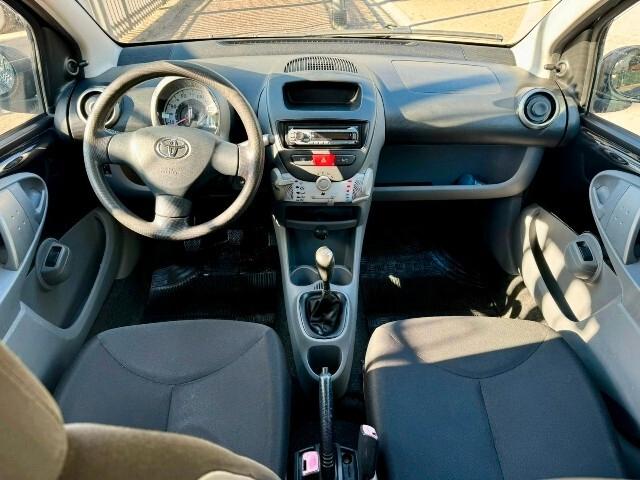 Toyota Aygo 1.0 5 porte Sol GPL 68 CV