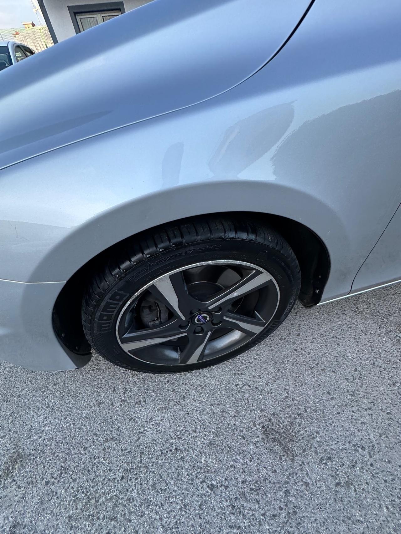 Volvo V40 D4 R-design Momentum
