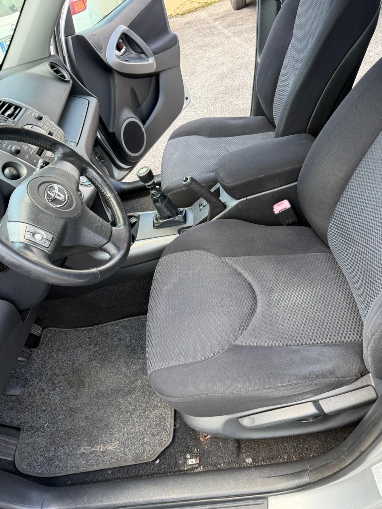 Toyota RAV 4 RAV4 2.2 D-4D 136 CV DPF Sol