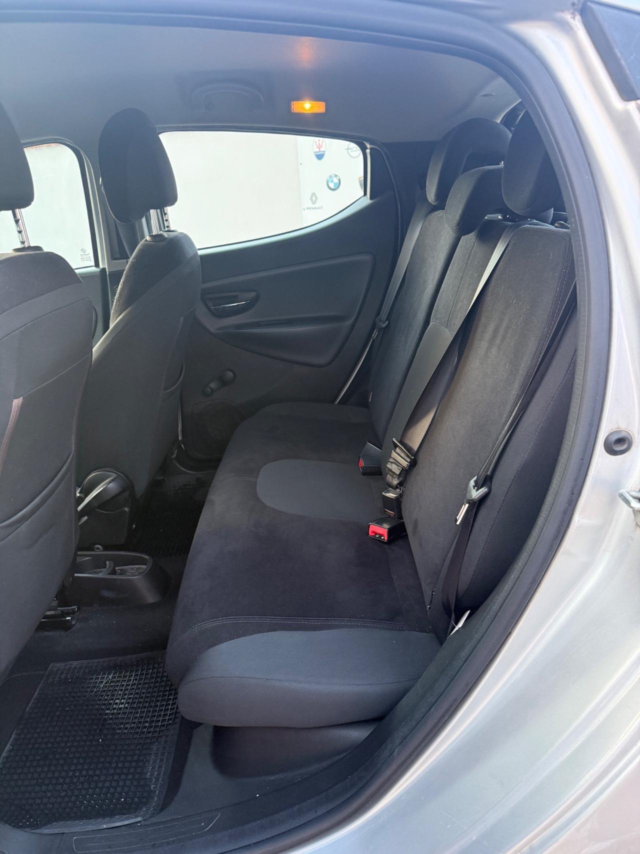 Lancia Ypsilon 1.2 69 CV 5 porte GPL Ecochic Silver