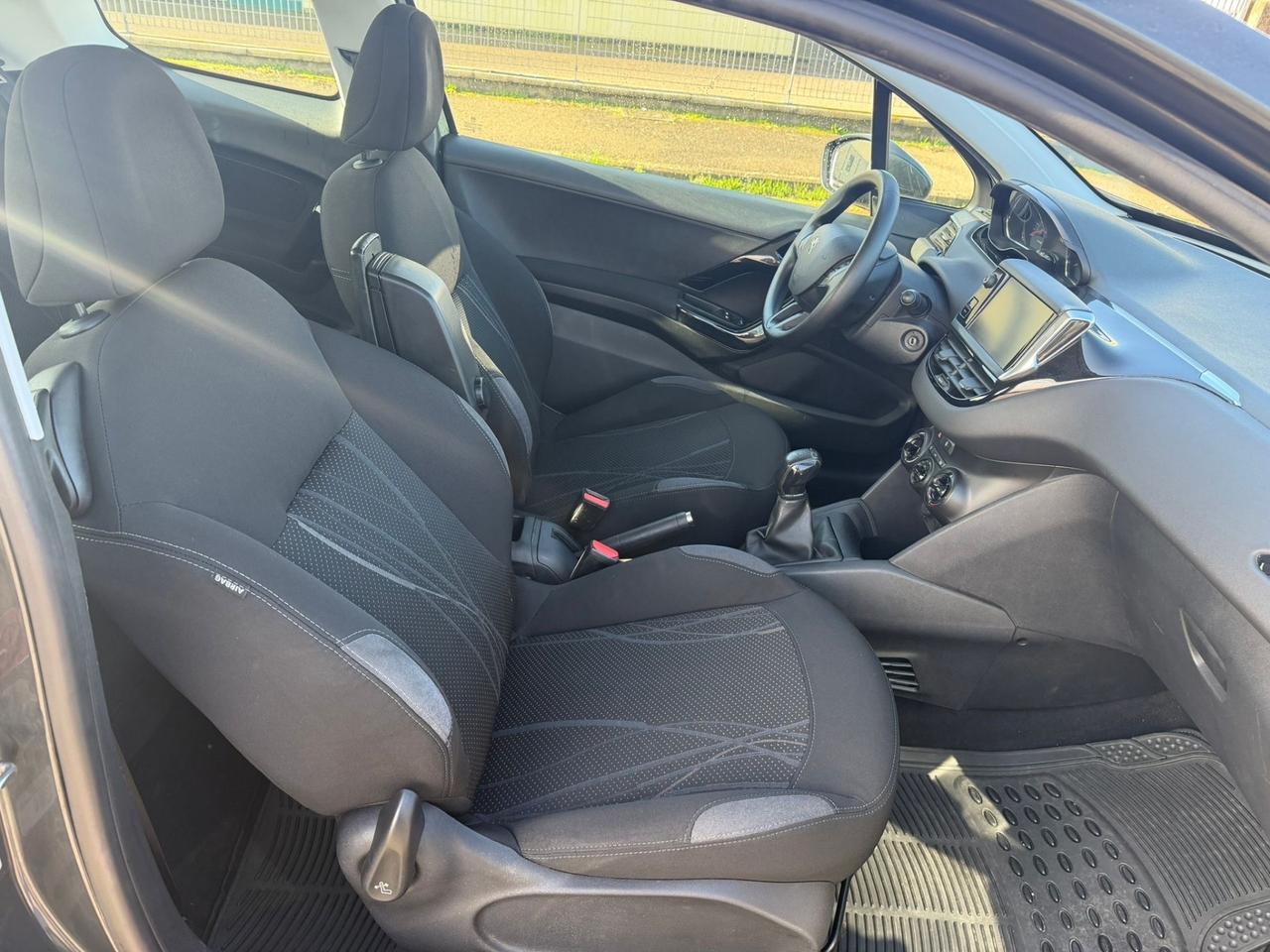 Peugeot 208 1.2 benzina. 12 mesi di garanzia