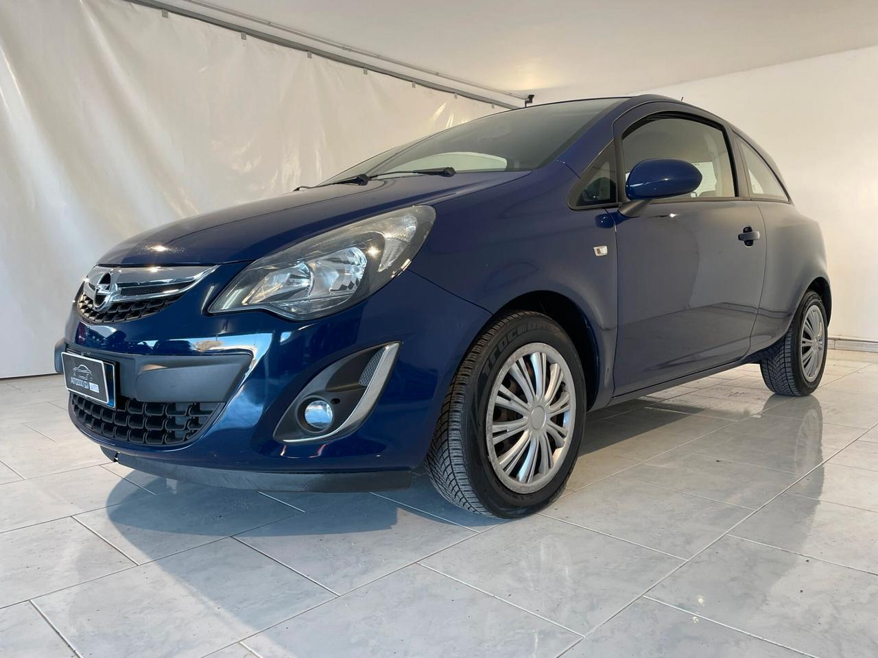 OPEL CORSA 2014 GPL DI SERIE X NEOPATENTATI