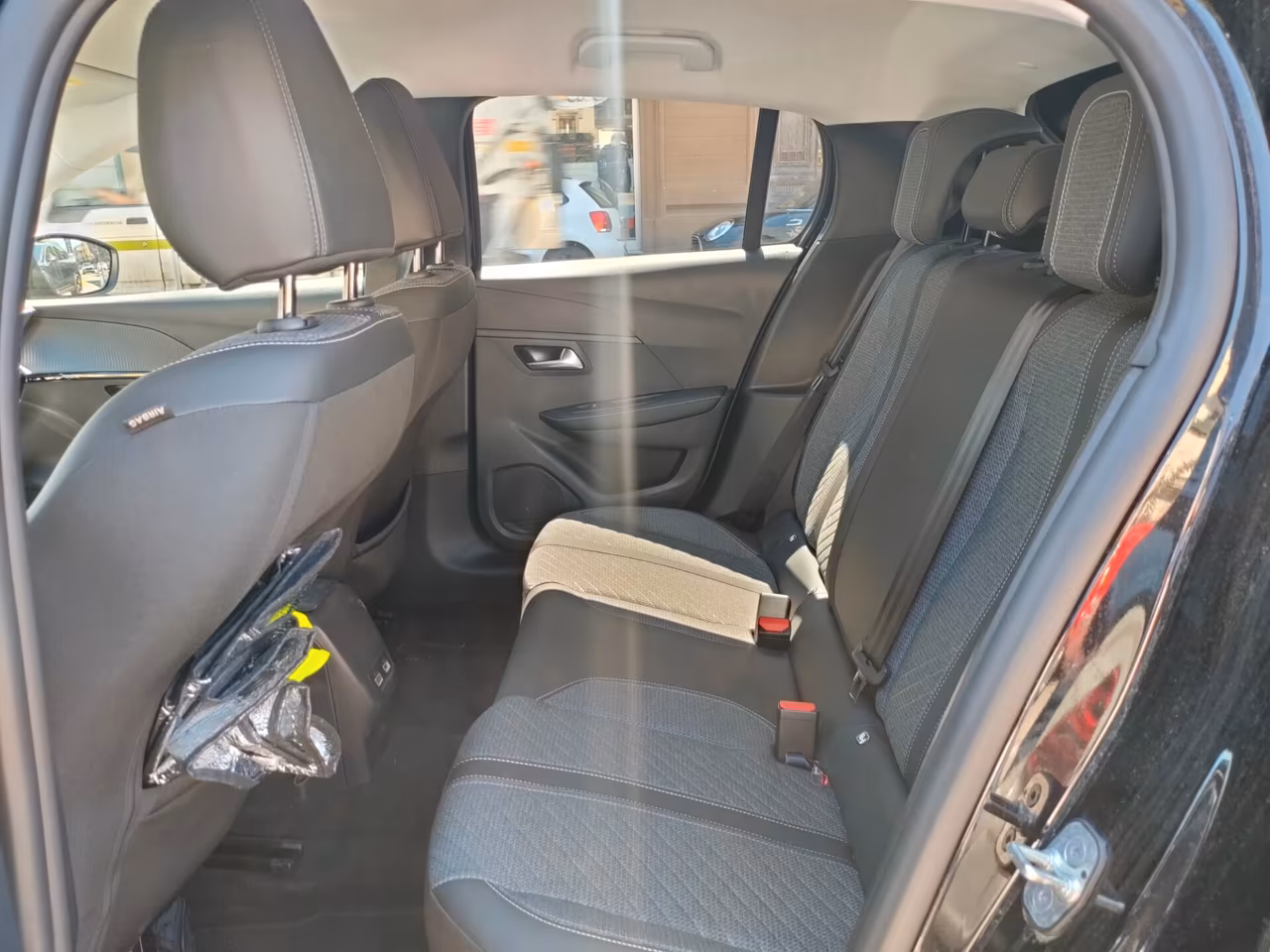 Peugeot 208 Hybrid 110 e-DCS6 Allure