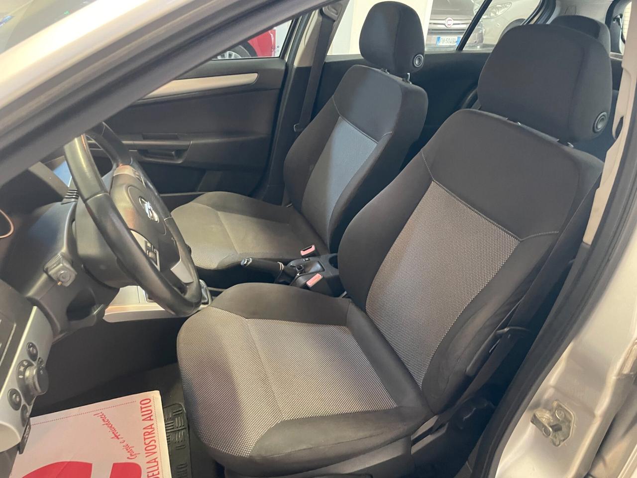 Opel Astra 5p 1.4 GPL FULL TAGLIANDATA NEOPATENTATI