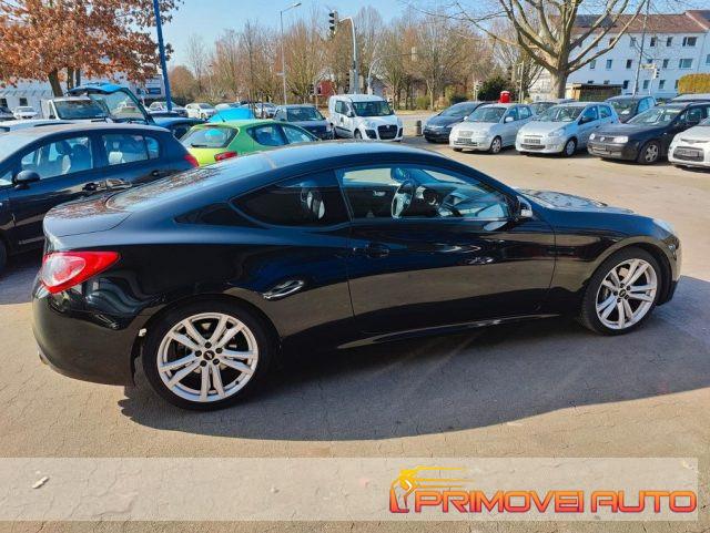 HYUNDAI Genesis Coupe 2.0 Turbo Sport