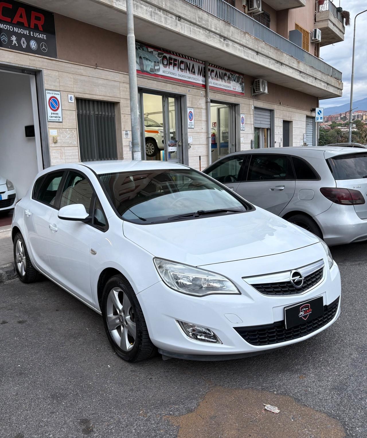 Opel Astra 1.7 CDTI 110CV 5 porte Cosmo