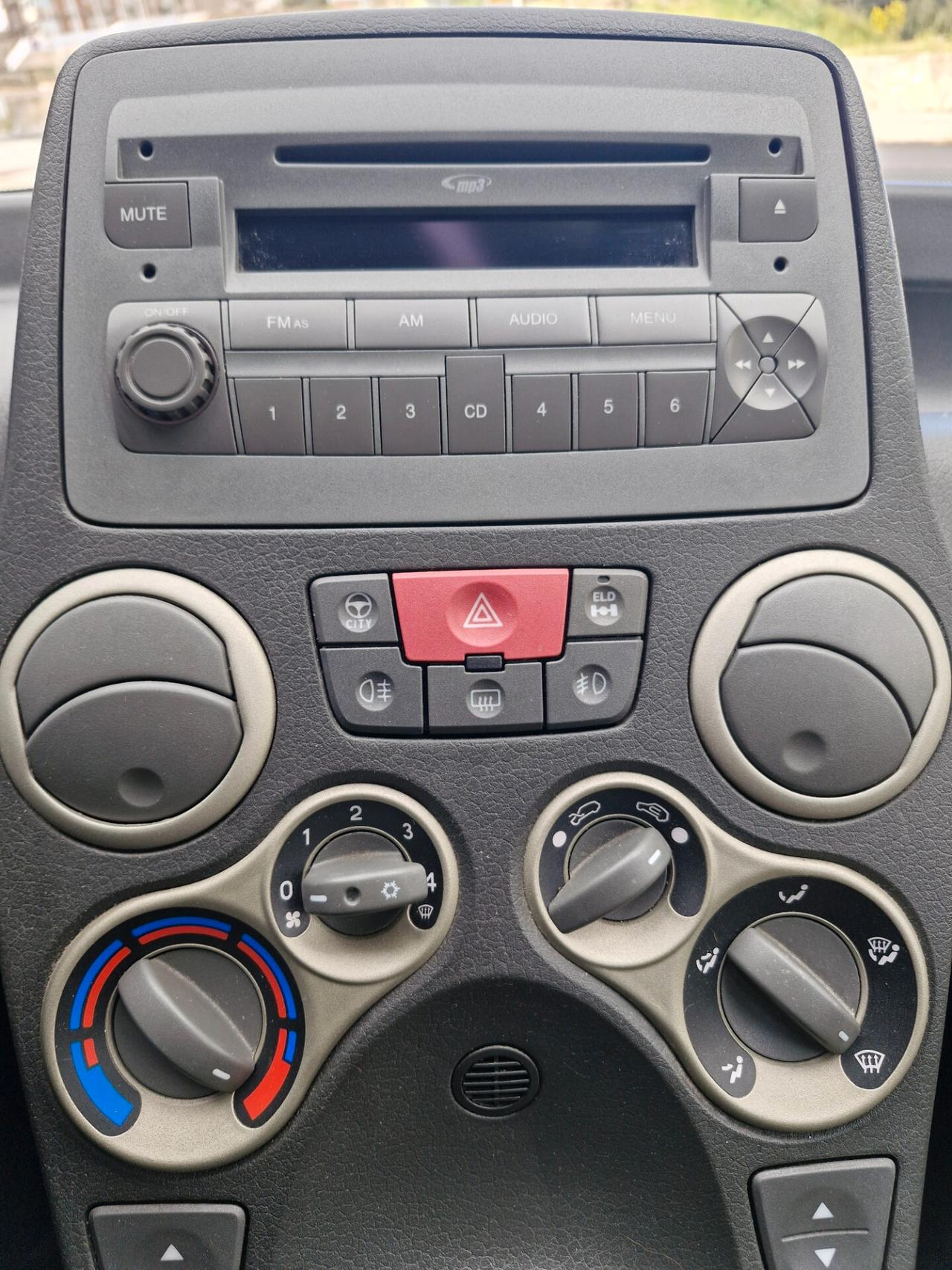 Fiat Panda 1.3 MJT 16V DPF 4x4 Climbing