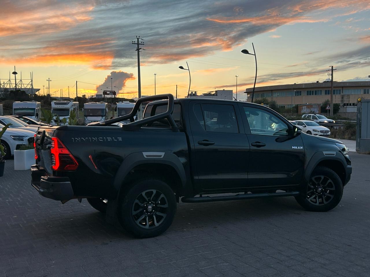 Toyota Hilux 2.8 d double cab Invincible 4wd auto