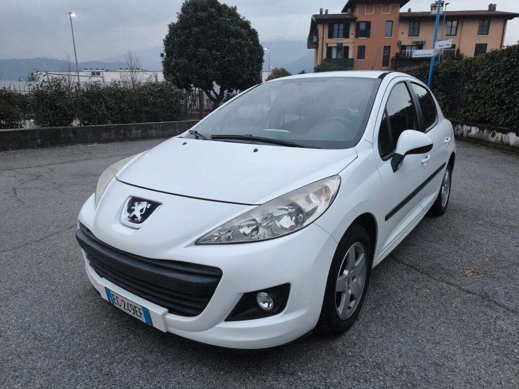 PEUGEOT 207 1,4 BENZINA- OK NEOPATENTATI