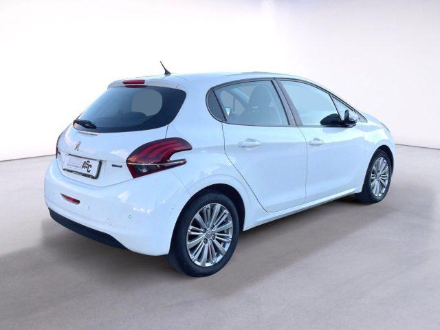 PEUGEOT 208 1.2 BENZ 82 CV 5 porte Allure OK NEOPATENTATI
