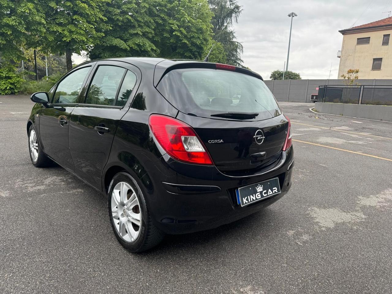 Opel Corsa 1.2 5 porte Cosmo