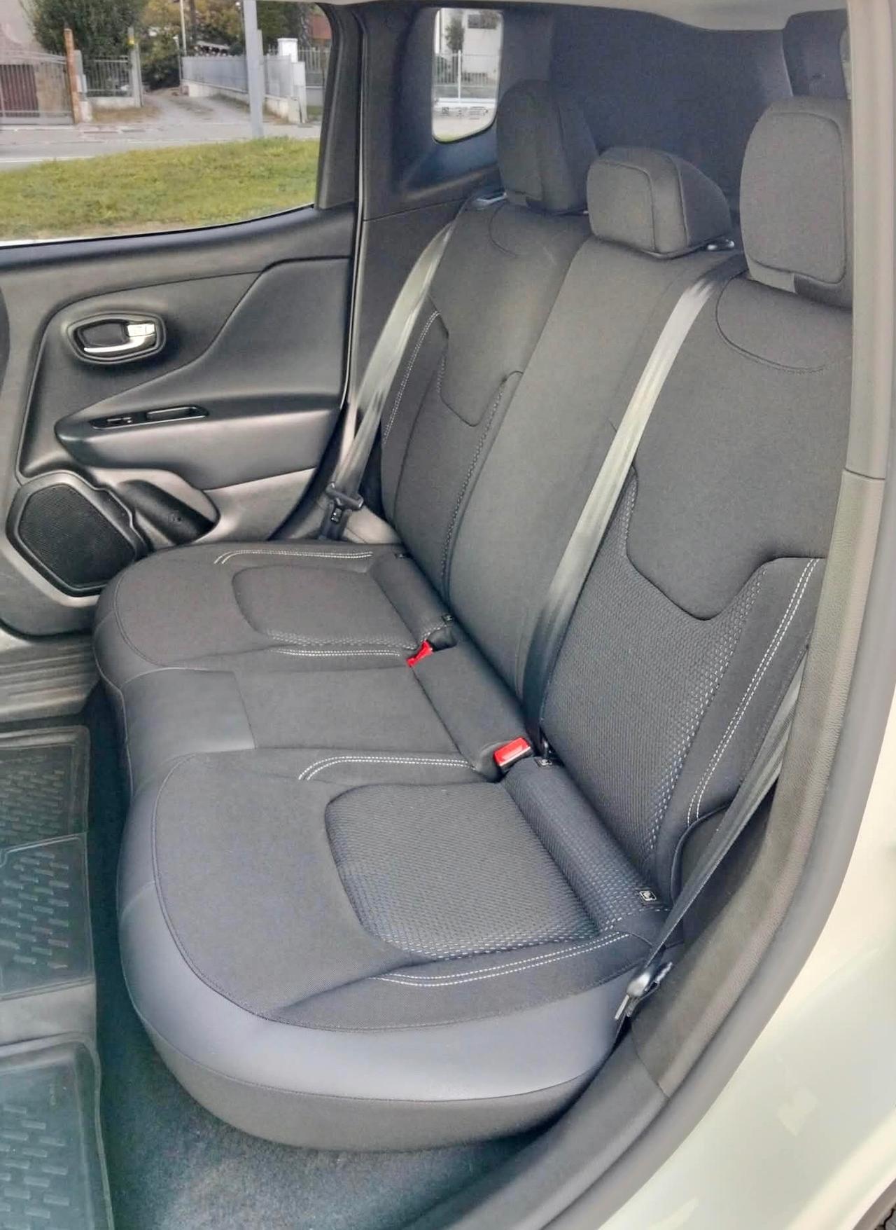 Jeep Renegade 1.3 T4 DDCT Automatic*Navi*Radar*Full