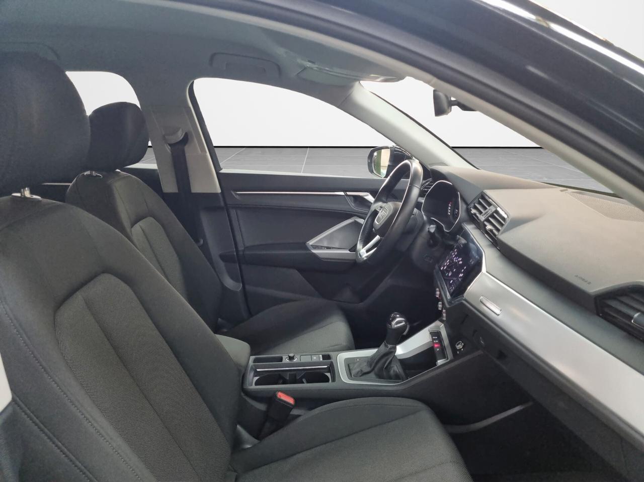 Audi Q3 35 TDI S tronic Business