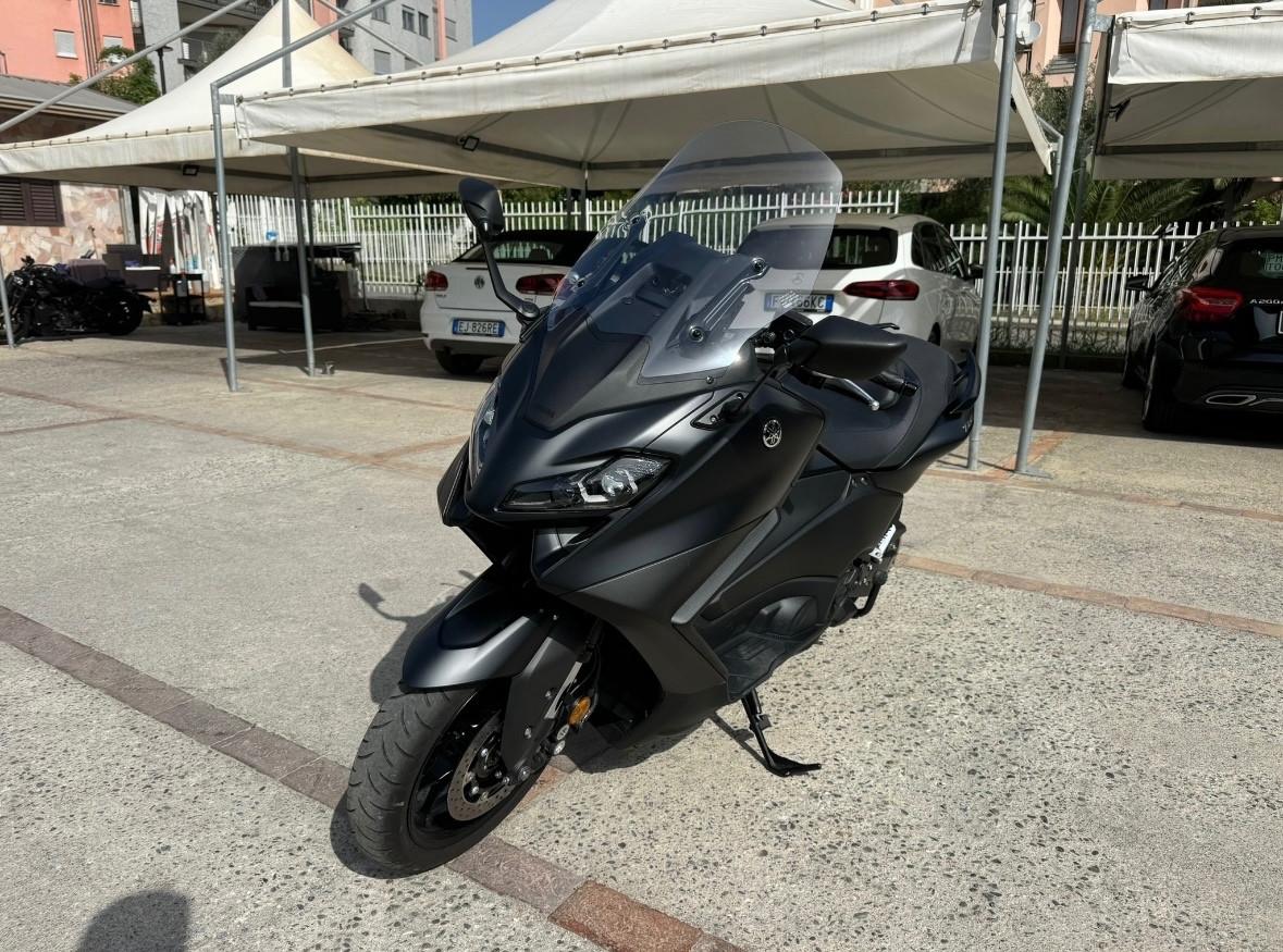 Yamaha TMAX 560
