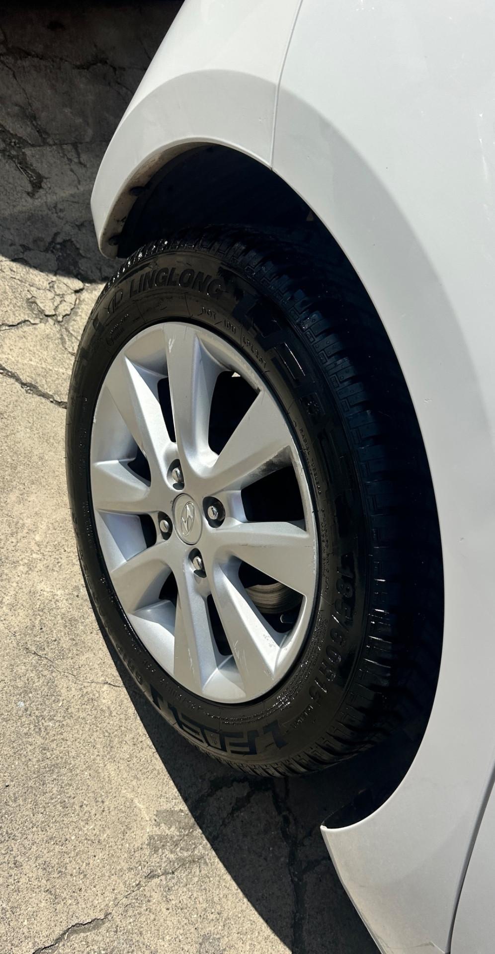 Hyundai i20 1.1 CRDi 75CV 5p. Sound Edition 2013