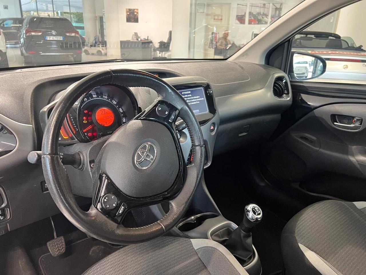 Toyota Aygo Connect 1.0 VVT-i 72 CV 5 porte x-play