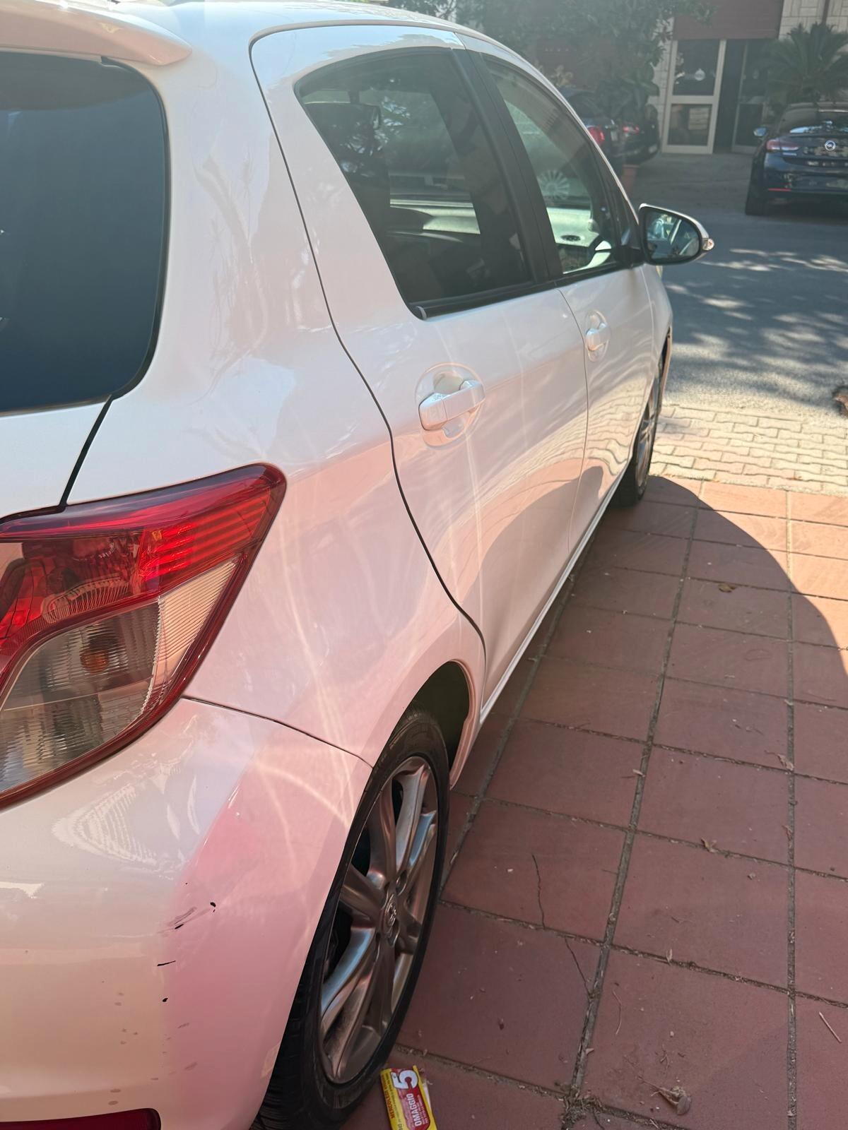 Toyota Yaris 1.4 D-4D 5 porte Lounge
