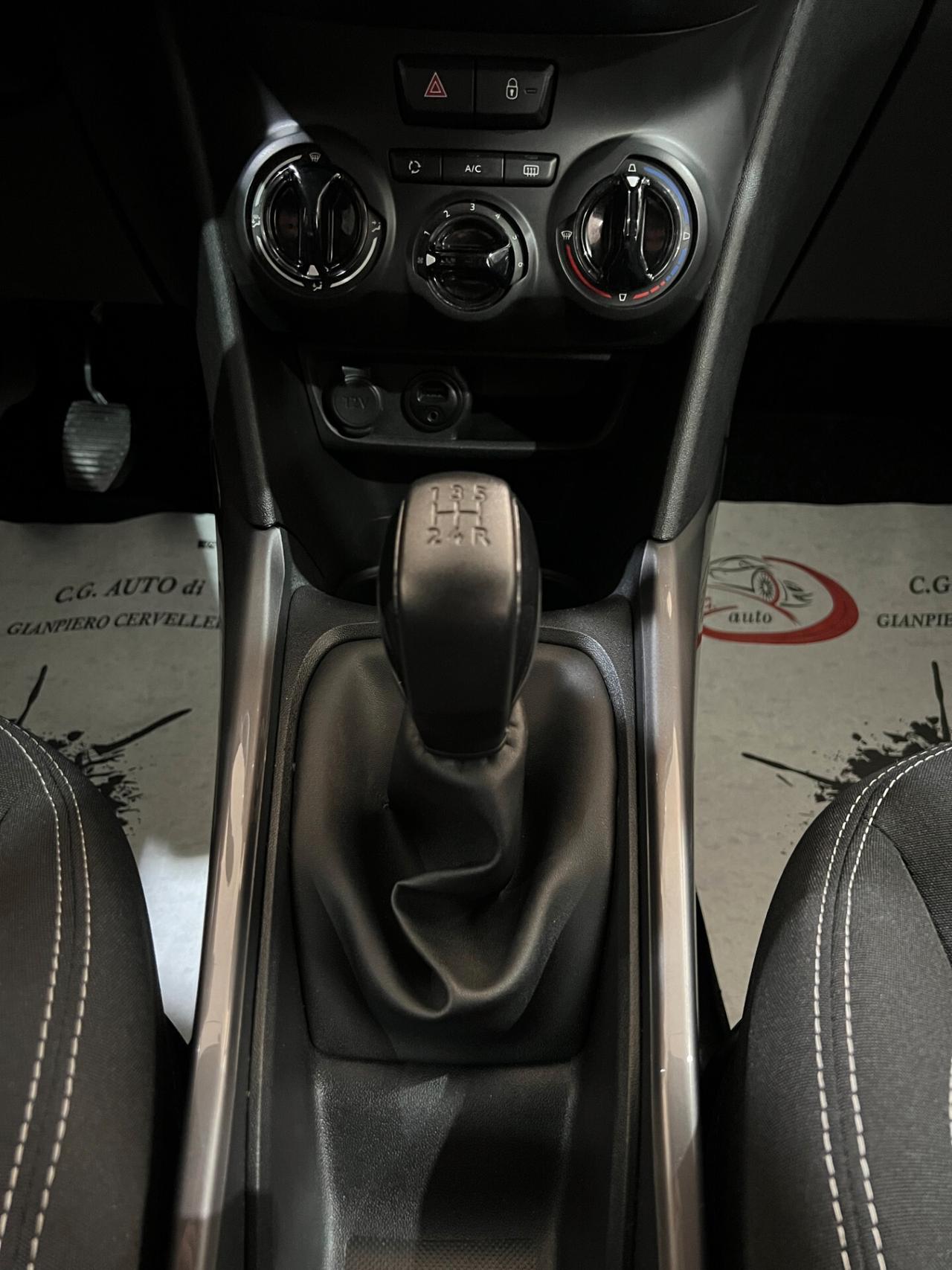 Peugeot 2008 1.6 100 CV - Black Matt - 2018