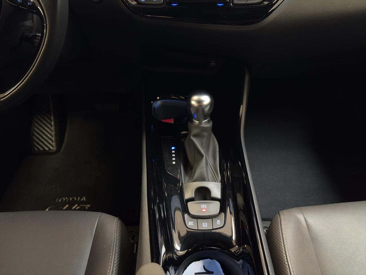 Toyota C-HR 1.8h Lounge e-cvt