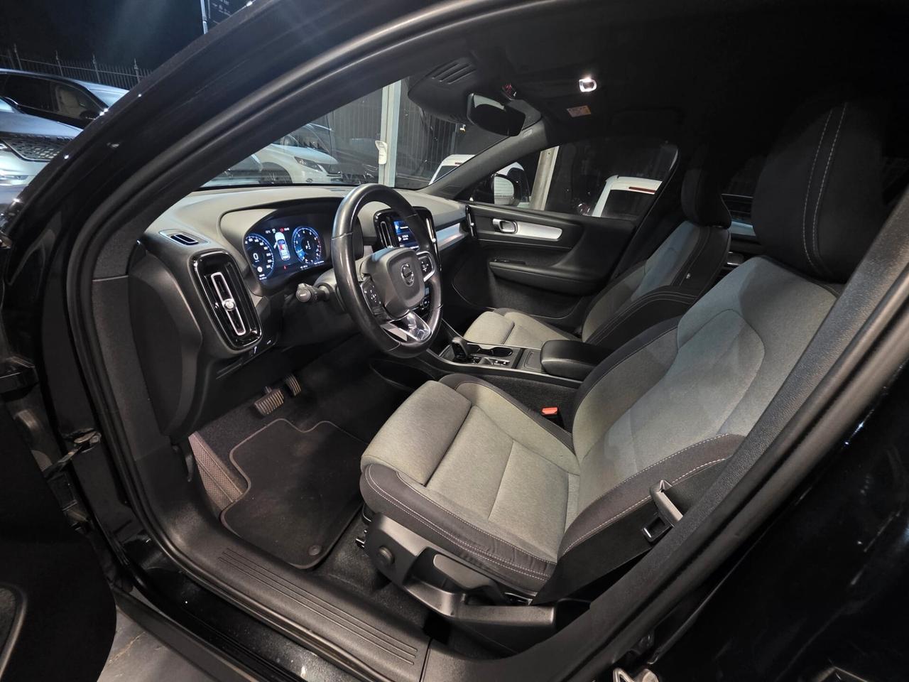 Volvo XC40 T2 automatico Core