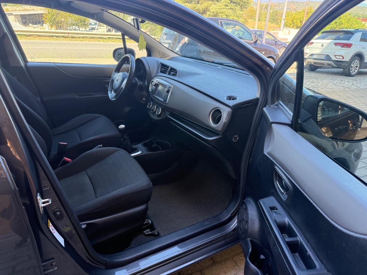 Toyota Yaris 1.0 5 porte neopatentati