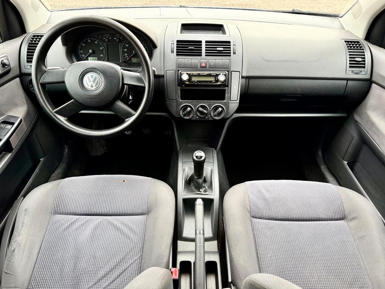 VOLKSWAGEN POLO 1.4 BENZ NEOPAT. UNICO PROP.