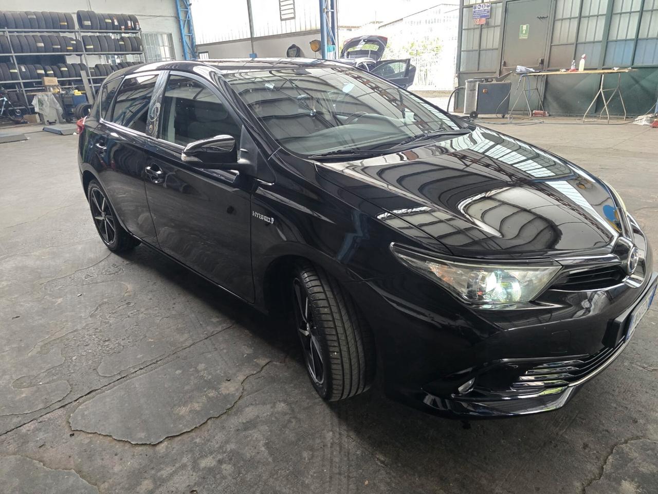 Toyota Auris 1.8 Hybrid Lounge