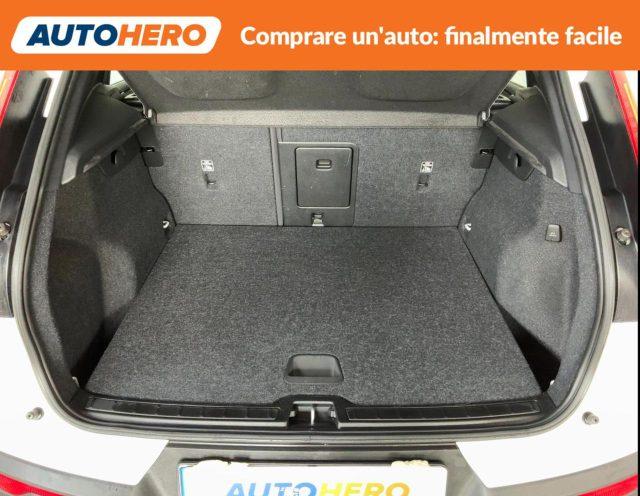 VOLVO XC40 B4 AWD Geartronic Momentum Pro