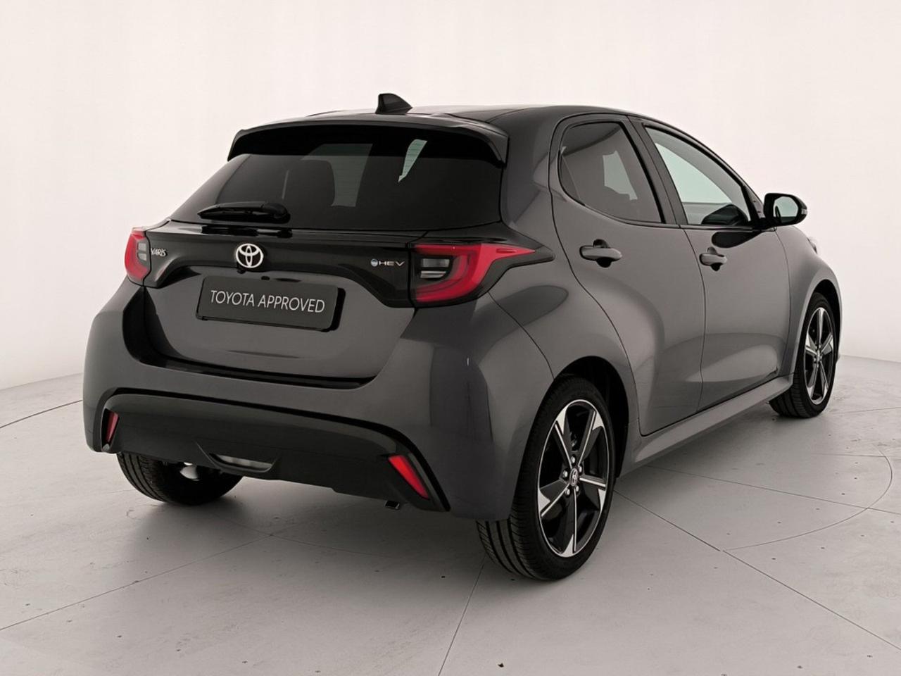 Toyota Yaris 1.5h 130 lounge