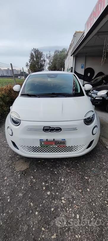 Fiat 500 500e ELETTRICA Berlina 23,8 kWh Action