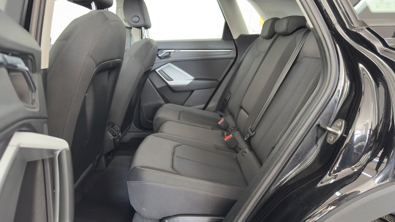Audi Q3 35 TDI S tronic Business