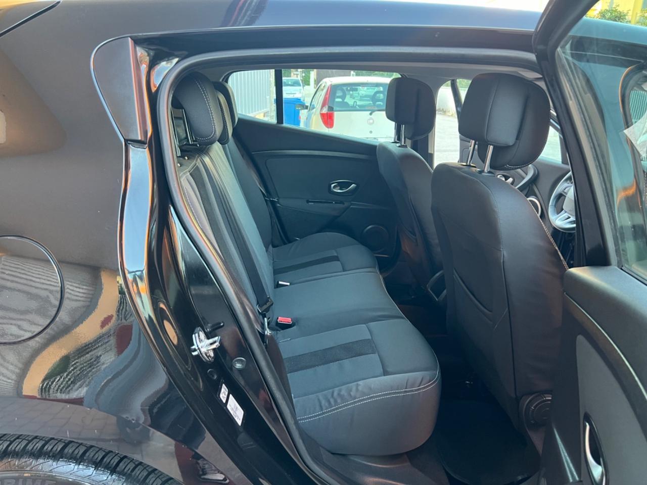 Renault Megane Mégane C-C 1.5 dCi 110CV Floride