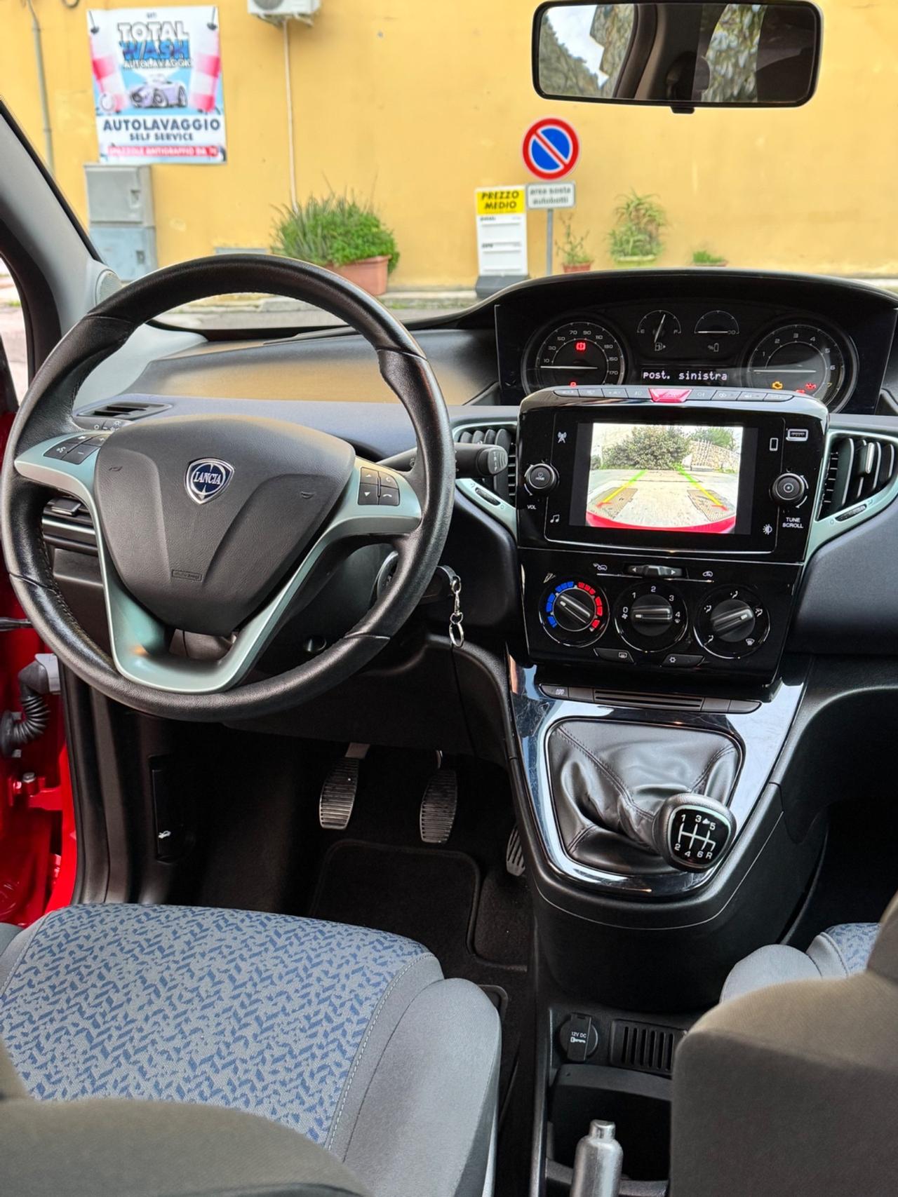 Lancia Ypsilon 1.0 FireFly 5 porte S&S Hybrid Gold Plus