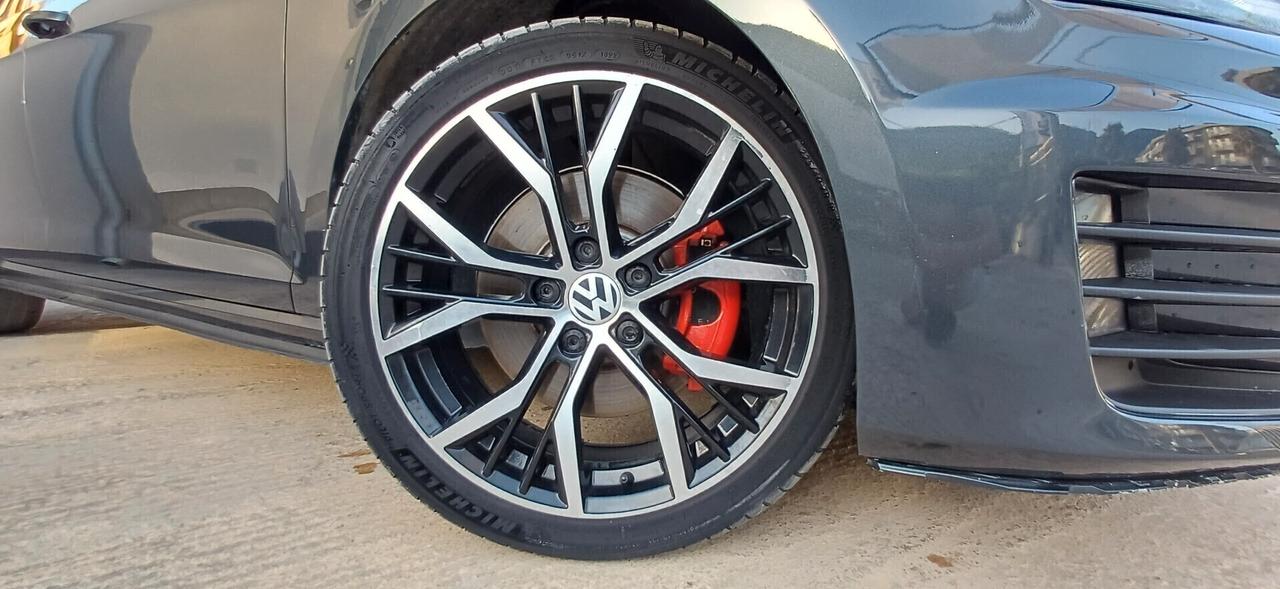 Volkswagen Golf GTD 2.0 TDI DSG
