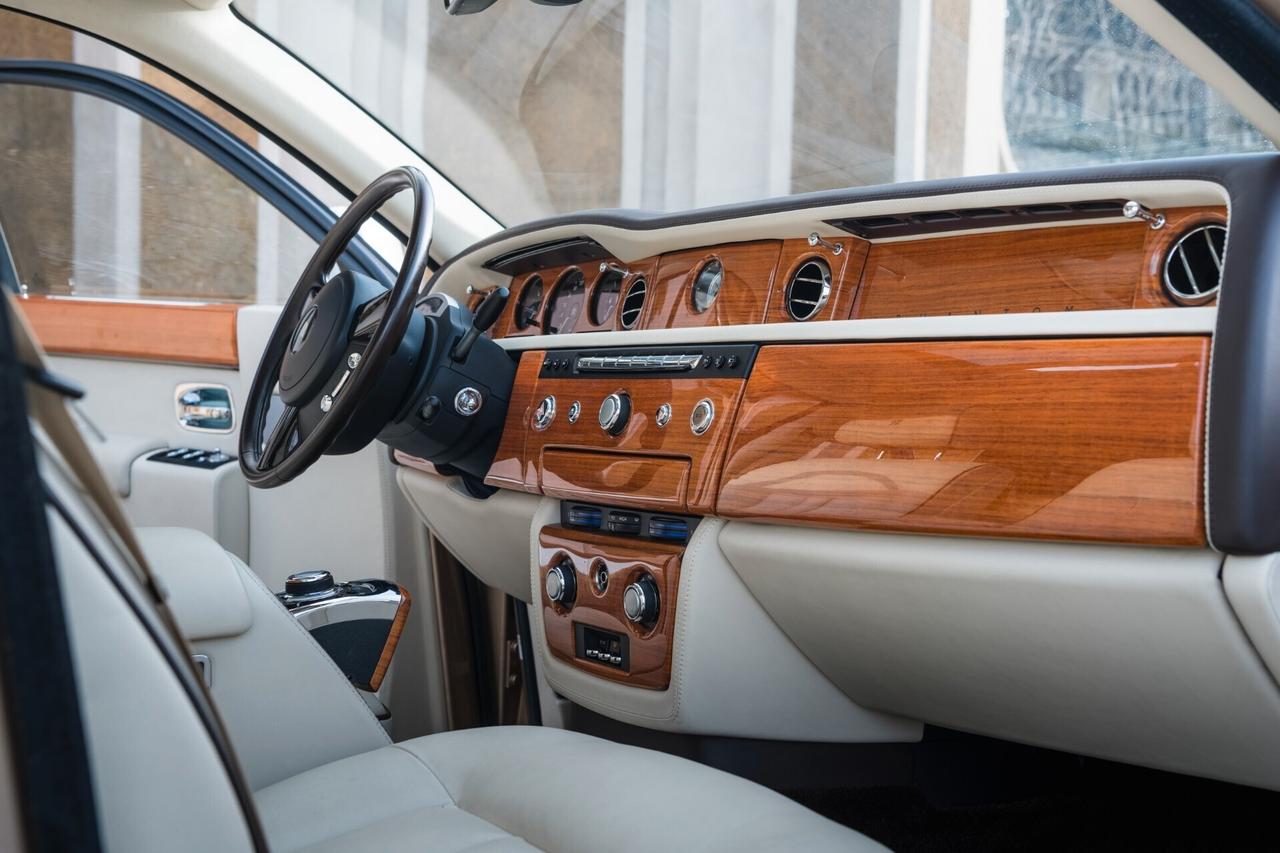 Rolls Royce Phantom 6.7 EWB