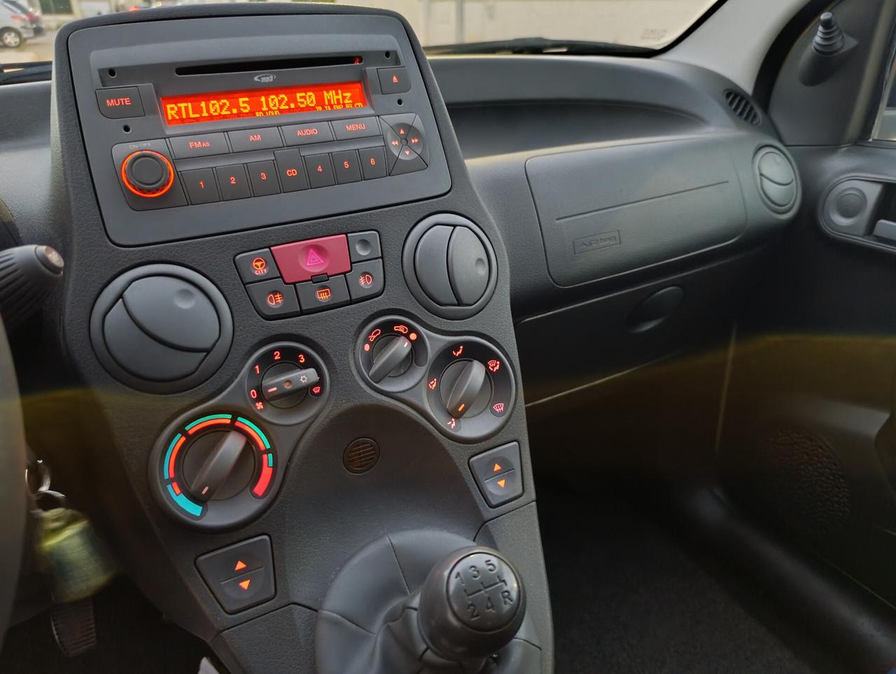 FIAT PANDA 1.2 BENZINA 05/2011 KM 65.000 1 PROPRIETARIO