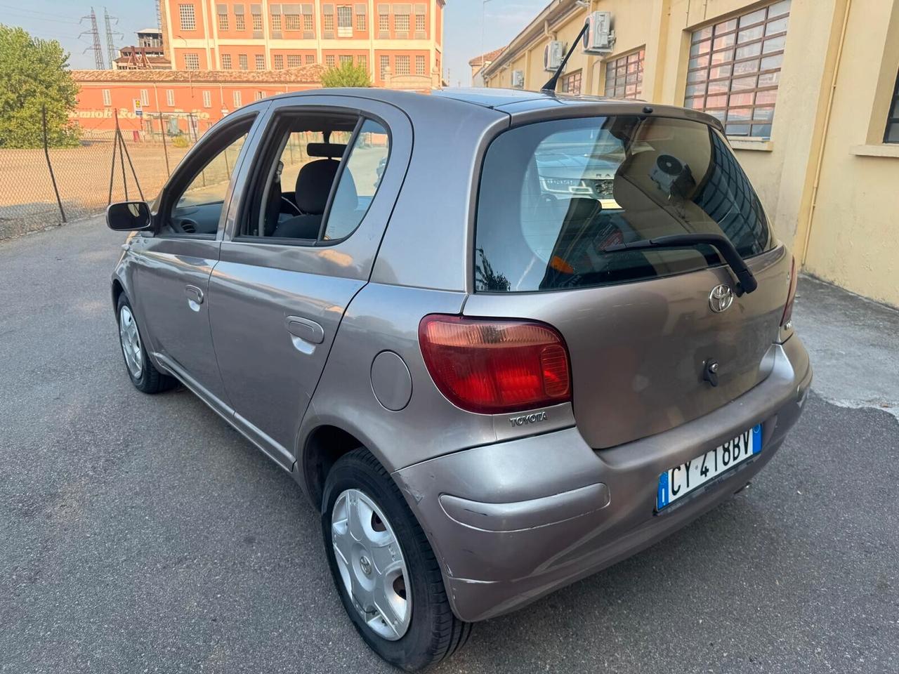 Toyota Yaris Anno 2005 1.0 Benzina 16V 5 porte