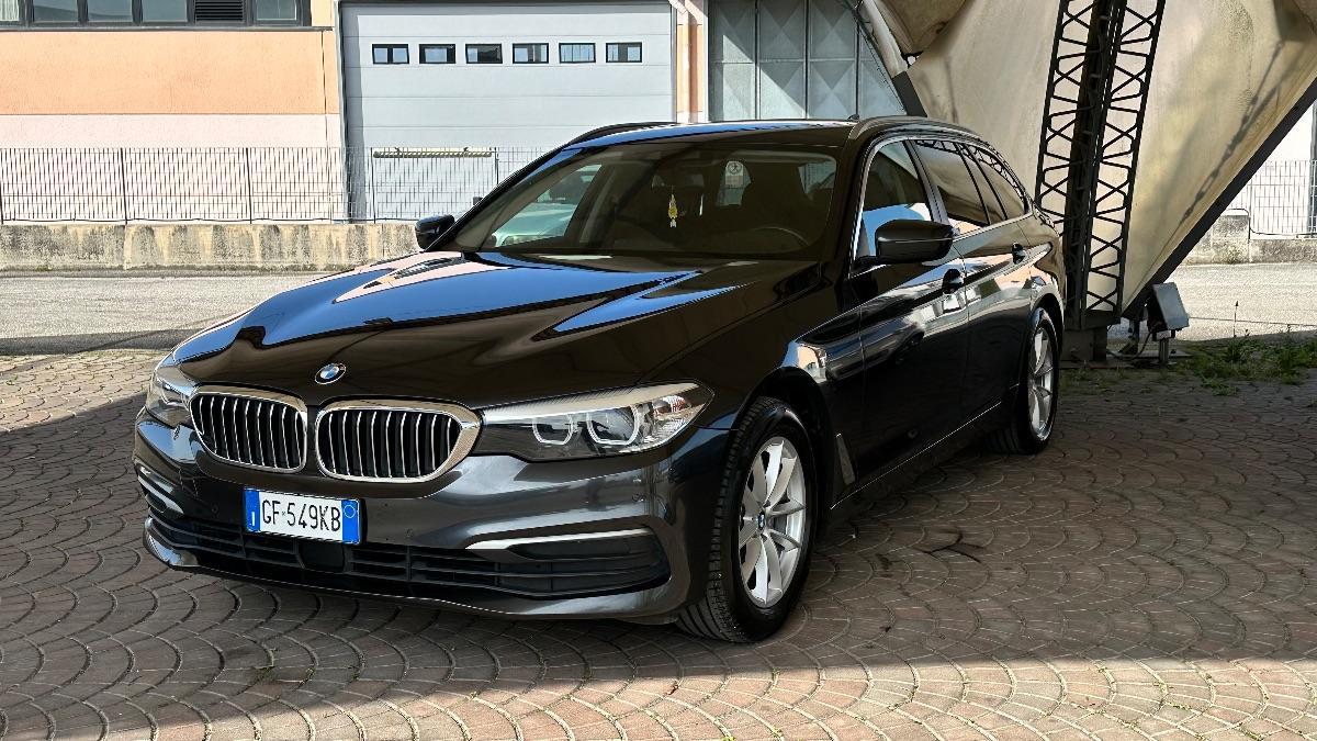 BMW - Serie 5 Touring - 520d X-Drive Touring Luxury