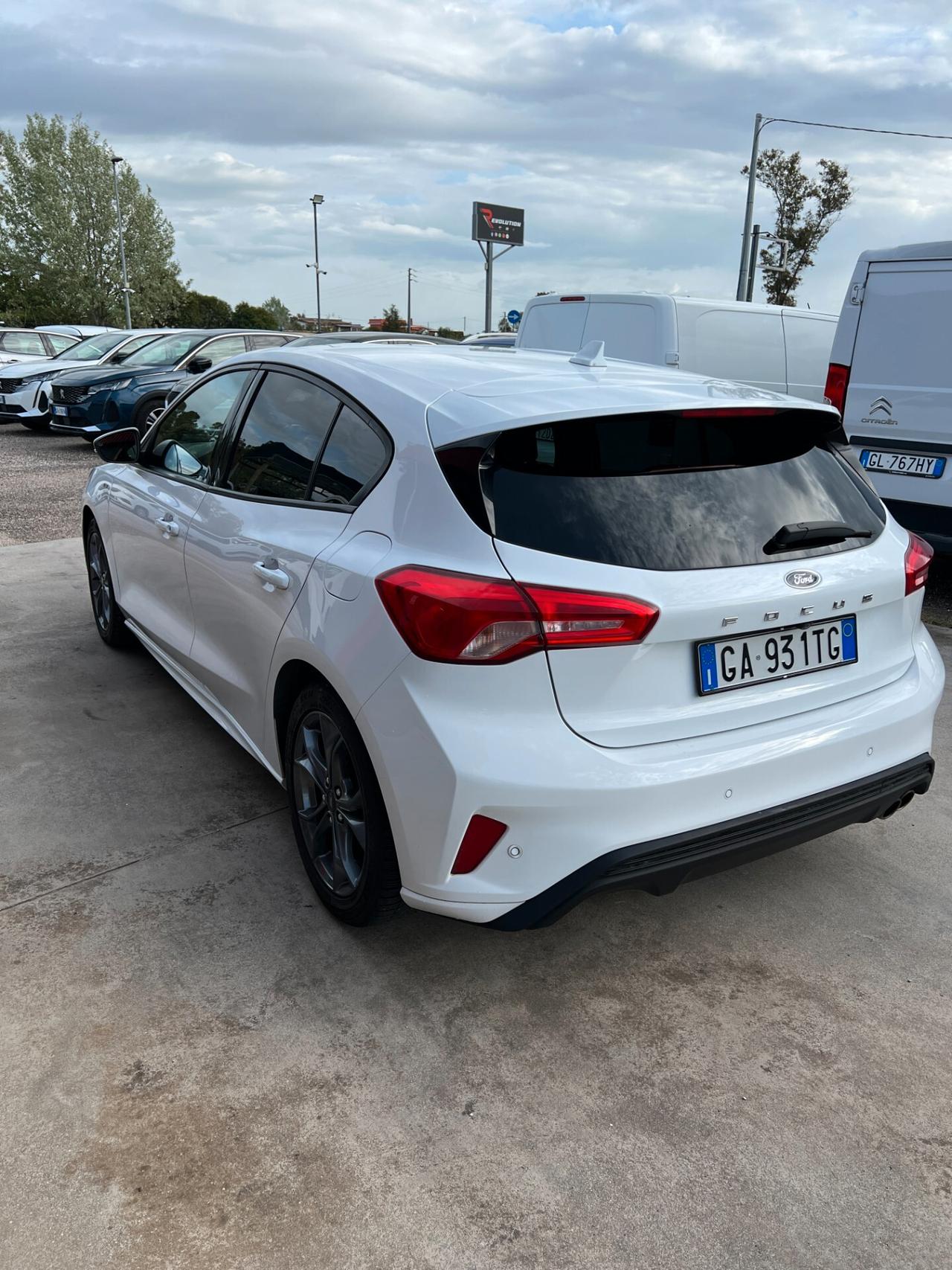 Ford Focus 1.0 EcoBoost ST-LINE