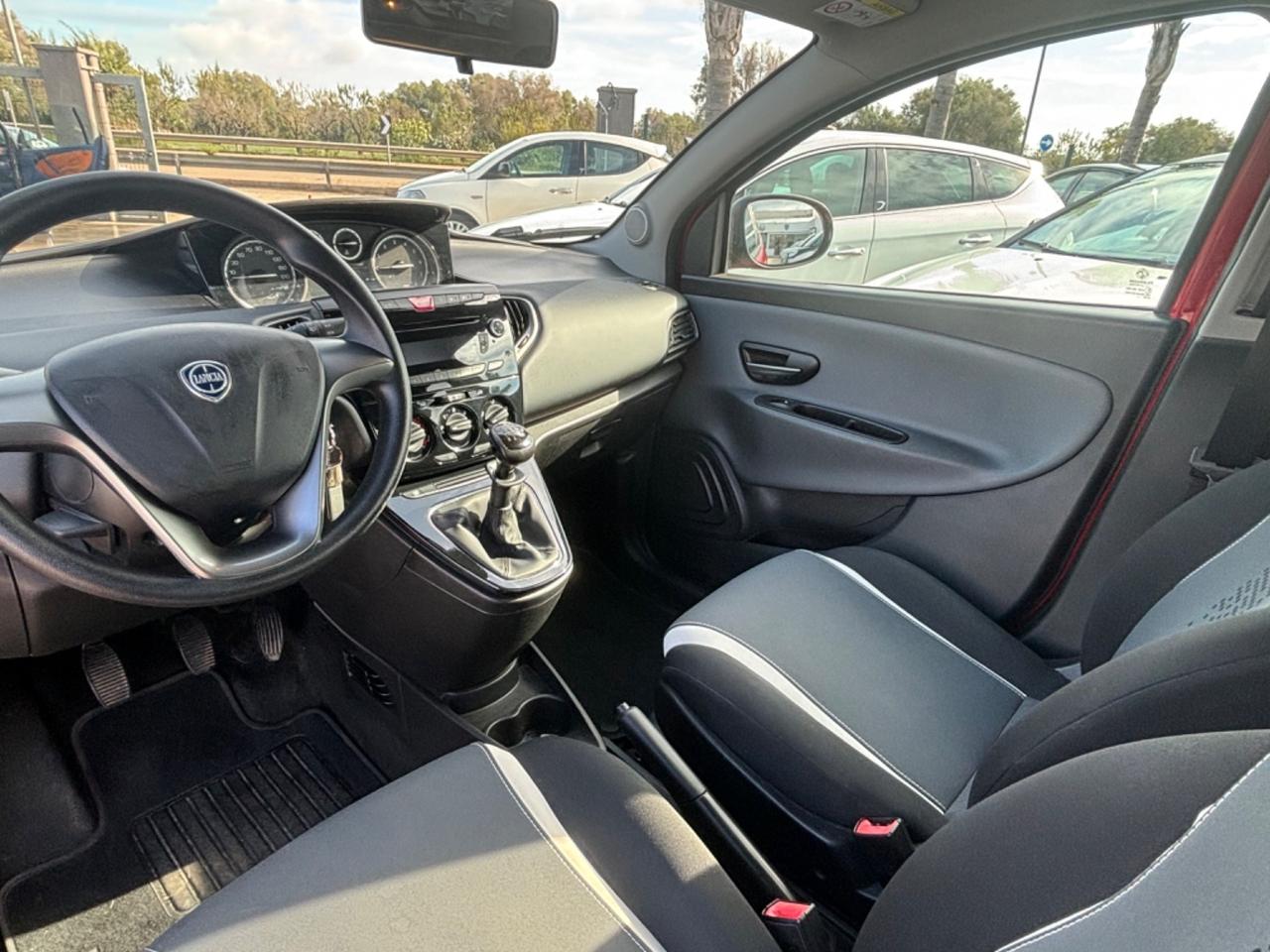 Lancia Ypsilon 0.9 TwinAir 85 CV 5 porte Metano Ecochic Elle